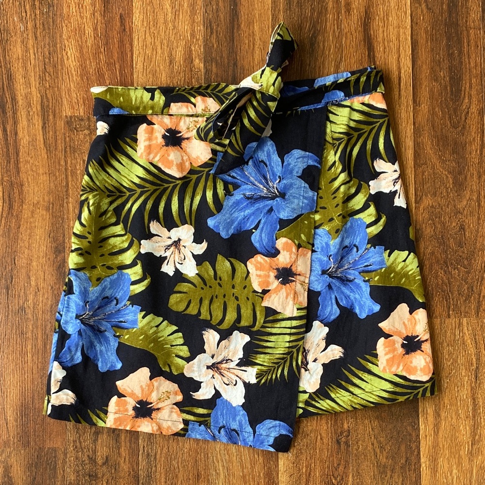 Linen blend Vero Moda faux wrap tropical mini Skirt w elastic and tie waist Sz L